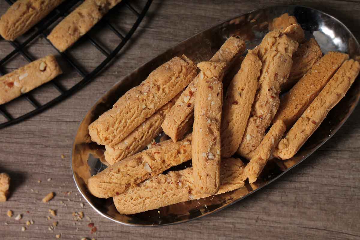 Almond Fingers 200 Gm